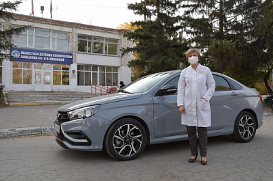 Машины местных администраций и облправительства получат самарские медики