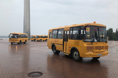 До конца года в Самарскую область поступят 20 автомобилей скорой помощи и 70 школьных автобусов