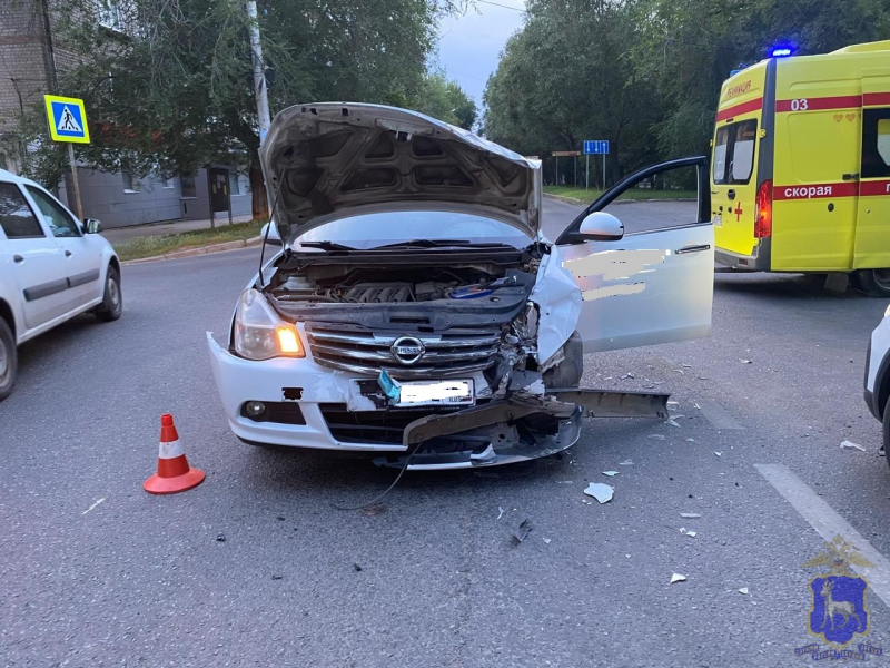 В Самаре 75-летний пенсионер на "Весте" влетел в "Ниссан"