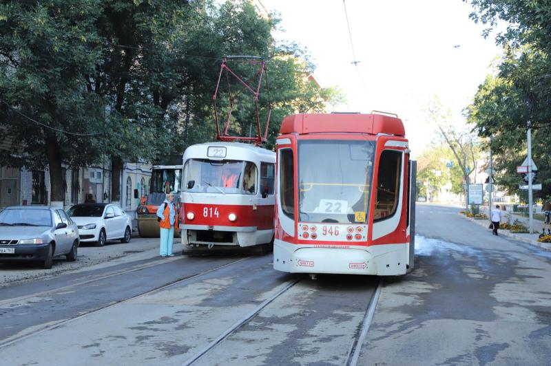 В Самаре изменилась схема движения транспорта в районе станции метро "Театральная"