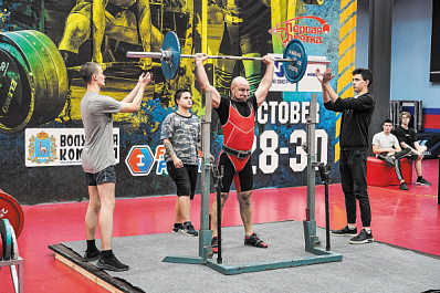 В Самаре провели открытый Кубок мира по силовым видам - без зарубежных атлетов, но с рекордами