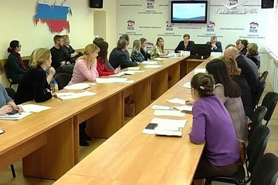 Единороссы обсудили проект "Добрые новости" в Самаре