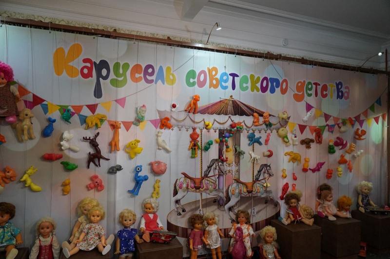Игрушки наших бабушек: в Самаре работает выставка "Карусель советского детства"