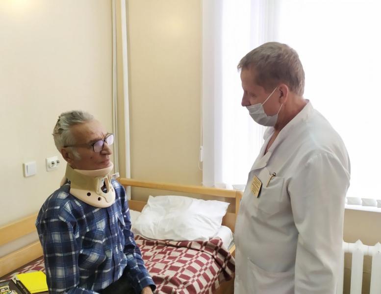 Самарские нейрохирурги спасли пациента с редкой травмой шейного позвонка