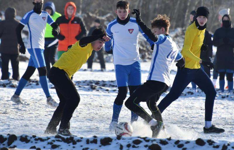 Более 50 команд участвуют в "Зимнем мяче - Богатое"