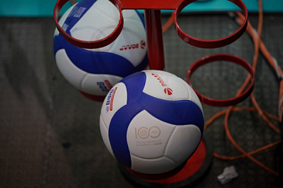 "Нова" заставила лидера чемпионата играть пять партий