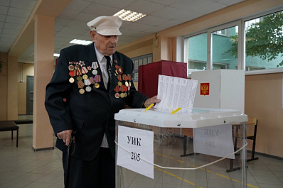 Ветераны, юнармейцы и другие: жители активно приходят на выборы в Самарской области