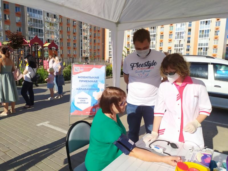 Жители Тольятти могут проконсультироваться по вопросам вакцинации в мобильной приемной доктора Каравашкина
