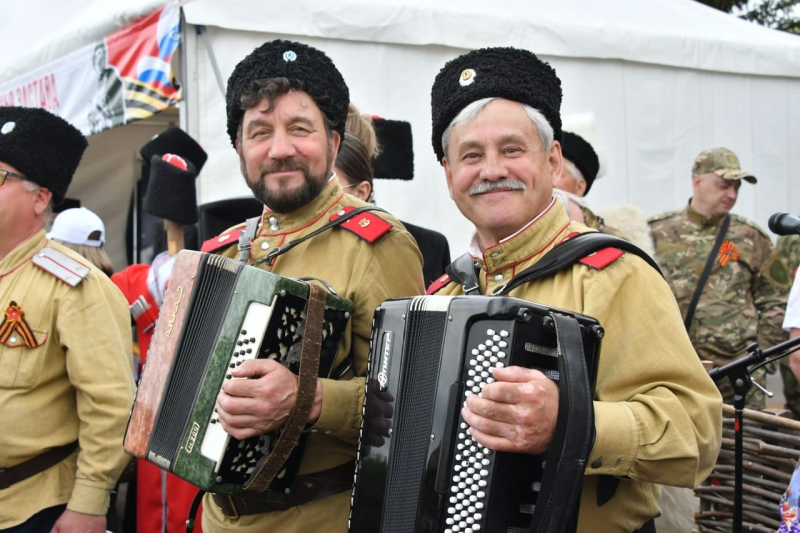 В Самаре более 30 тысяч человек приняли участие в военно-спортивном фестивале "Готов к защите Отечества"