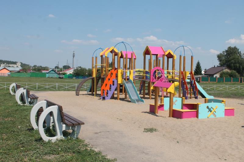 В Красноярском районе вместо пустыря появилась новая детская площадка