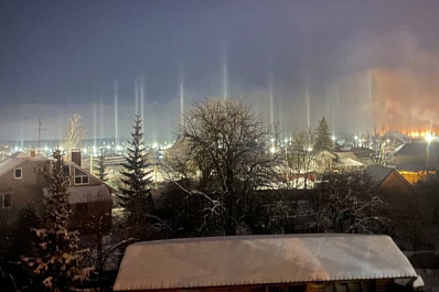 В новогодние праздники в небе над Самарой появились световые столбы