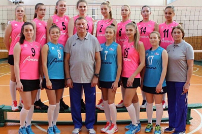 Самарская женская волейбольная команда начала тур с поражения