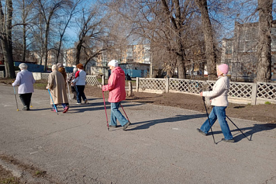В Тольятти стартовал городской марафон ходьбы "По осенним листьям"