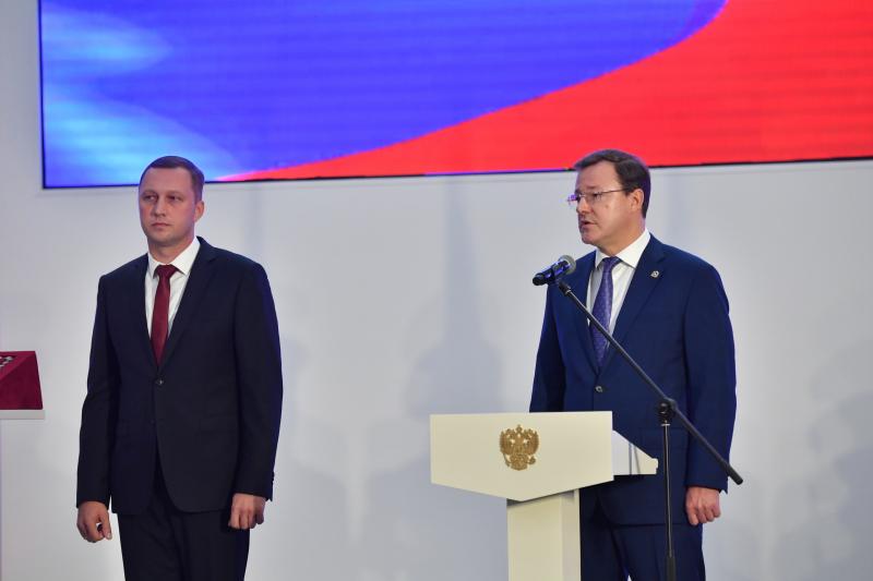 Дмитрий Азаров поздравил Романа Бусаргина со вступлением в должность губернатора Саратовской области