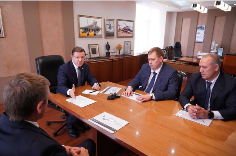 Дмитрий Азаров обсудил с руководством АО "Авиаагрегат" перспективы развития предприятия оборонно-промышленного комплекса региона