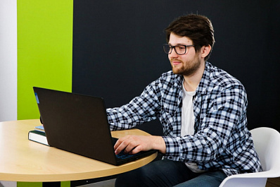 Молодой учёный: "Гранты госвузам дадут дополнительные возможности для развития фундаментальной науки"