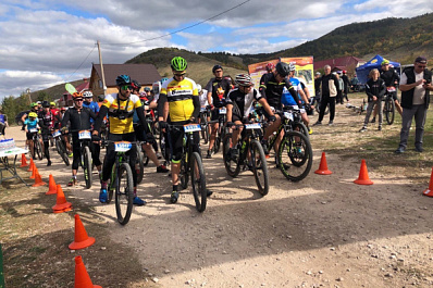 Любители спорта проехали и пробежали 80 километров по Самарской Луке