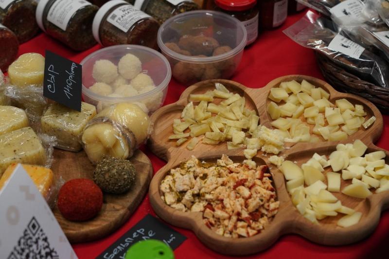 Самарские сельхозпроизводители угостят посетителей выставки "Россия" тушенкой, соками и сырами