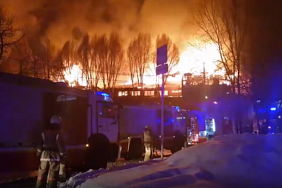 Начальник регионального управления МЧС Олег Бойко прибыл на место крупного пожара в Самаре
