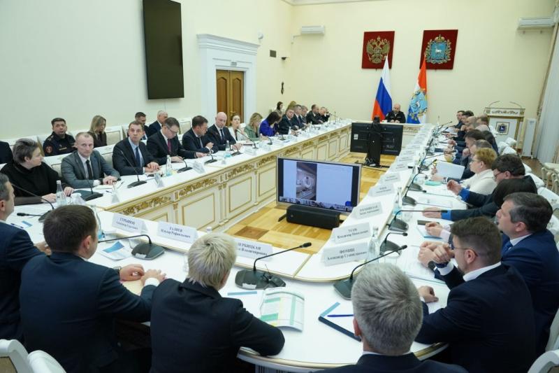 Сеть фиджитал-центров, обновление музеев, порядок в ритуальной сфере: поручения Вячеслава Федорищева по итогам оперативного совещания в областном Правительстве