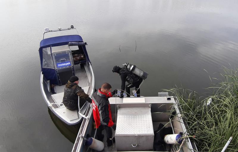 В Самаре водолазы нашли тело пожилого рыбака в затоне