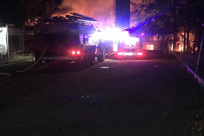 В Центральном районе Тольятти загорелось кафе