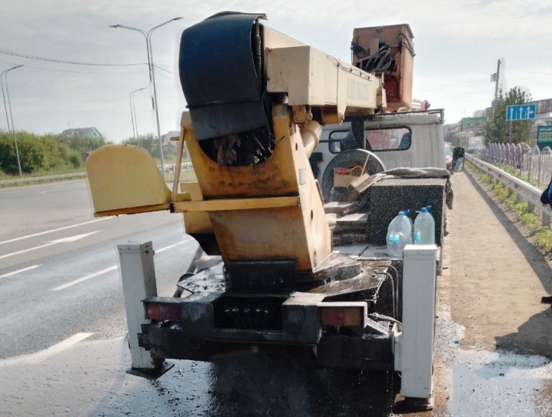 В Самарской области 23 июля на дороге вспыхнул грузовик