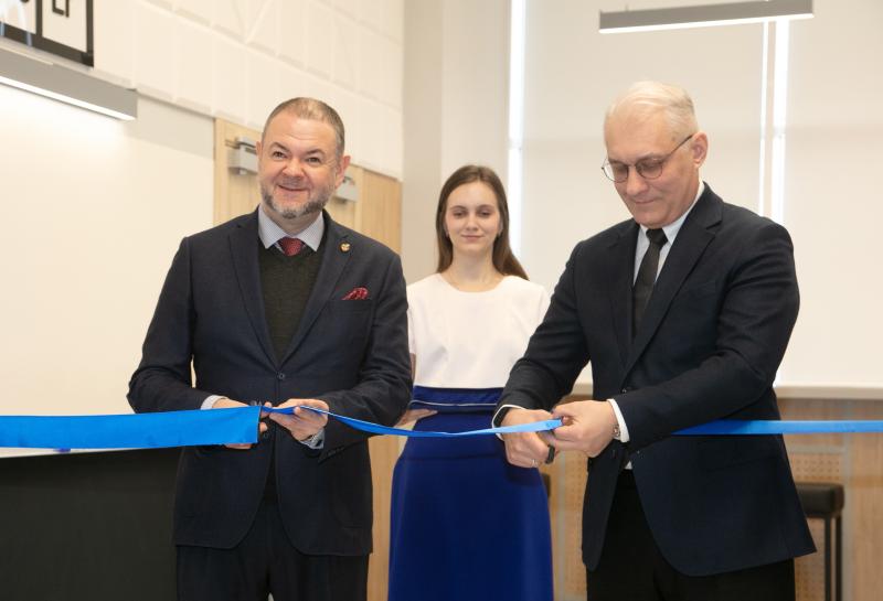 В Тольяттинском госуниверситете открылась обновленная лекционная аудитория института химии и энергетики