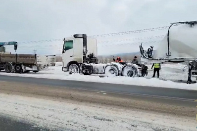 Заглохла фура: в Самарской области полицейские спасли дальнобойщика на трассе M5
