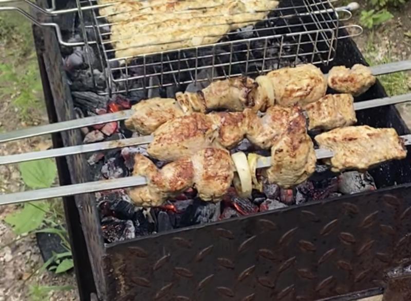 В Роскачестве рассказали, как выбрать готовый шашлык 