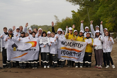 Самарские волонтёры очистили Проран от бытового мусора и посадили на острове сибирские сосны