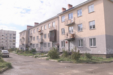 Четыре семьи в Кинель-Черкасском районе взамен ветхих домов получат новые квартиры