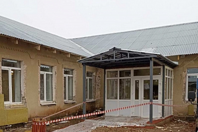 Жители поселка Комсомольский будут лечиться в обновленной амбулатории 