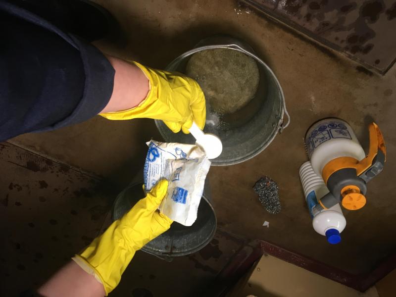 В Самаре месячник стартовал с мойки и дезинфекции вагонов в метро