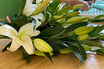 Цветы, продукты и памятники: в Тольятти снесли павильон