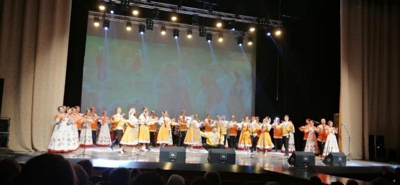 Волжский народный хор выступил на фестивале "Широкая Волга"