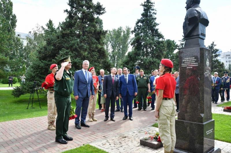 В Самаре торжественно открыли Аллею Маршалов Победы