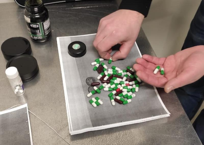 В аэропорту Самары поймали контрабандиста с запрещенными препаратами