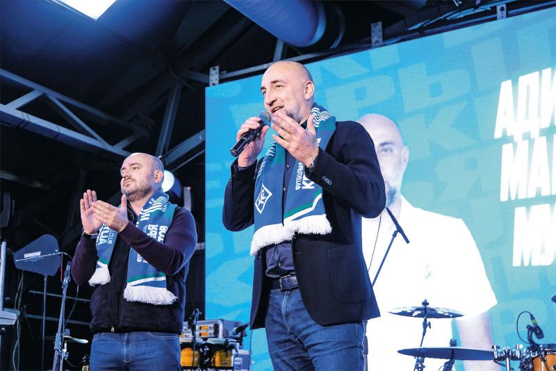 Встреча с новичками: игроки "Крыльев Советов" пообщались с болельщиками