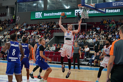Баскетболисты "Самары" без главного тренера смогли выиграть в Минске - 91:78