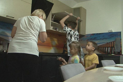 С мая 2021 года неполные семьи с детьми в возрасте от 8 до 17 лет будут получать пособия