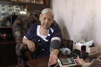 В Самарской области соцработники рассказывают своим подопечным о вакцинации от COVID-19