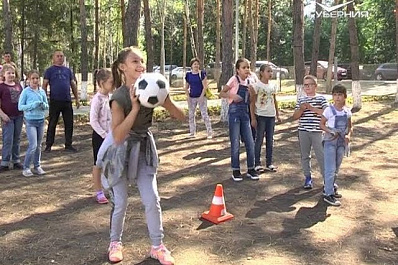 70 талантливых детей получили награды от нефтеперерабатывающего завода