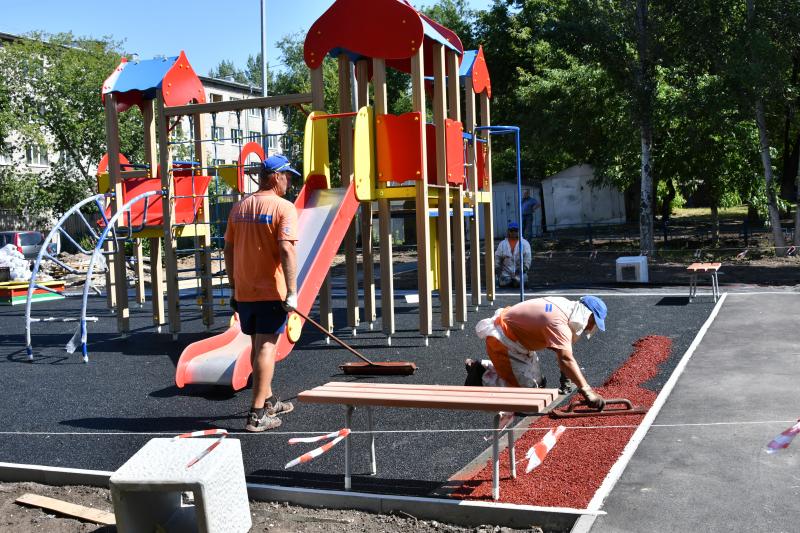 Дворы по нацпроекту благоустраивают с опережением