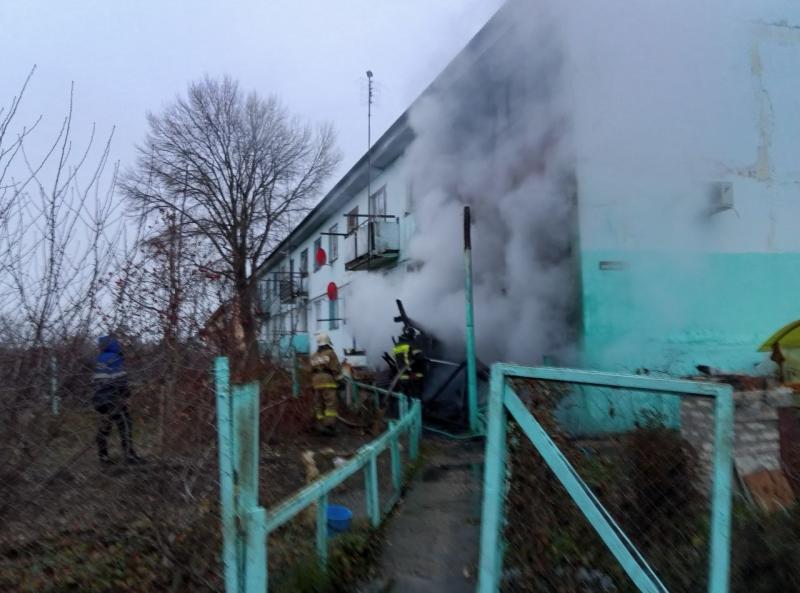 В Красноармейском районе загорелся многоквартирный дом