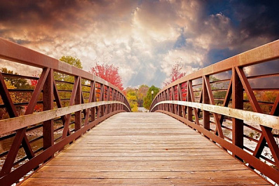 В Сызрани прохожих поразил предмет на мосту влюбленных 