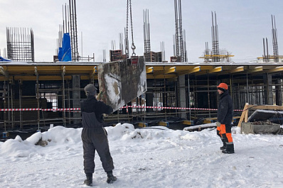 Общественники Жигулевска проверили, как в городе строится новый детский сад 