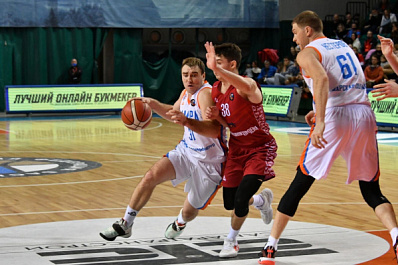 Баскетболисты "Самары" победили дома МБА