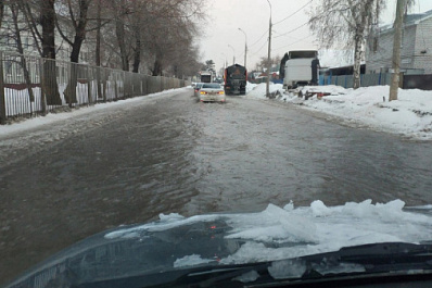 В Самаре затопило улицу Литвинова утром 7 марта 2022 года