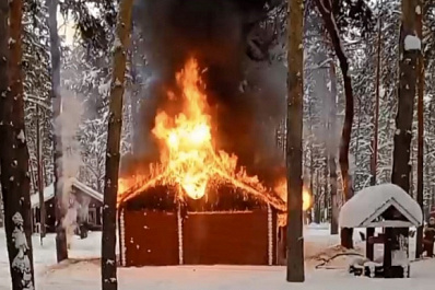 В Самарской области сгорел коттедж на турбазе в Шигонском районе